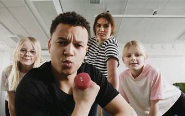 Spela Verbövning 1 - regelbundna verb Spelet Verbövning 1 - regelbundna verb